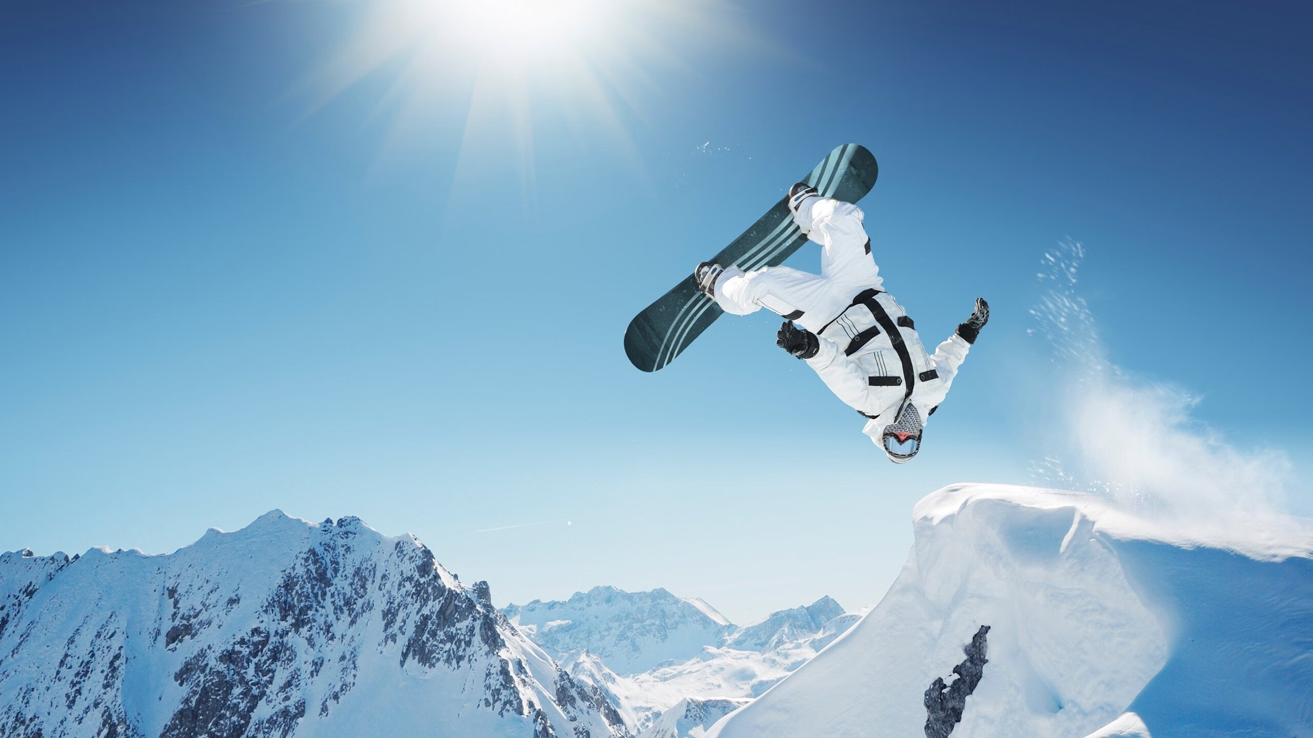 “足球+生态”产业融合，绿色能源助推绿茵梦想，足球产业链